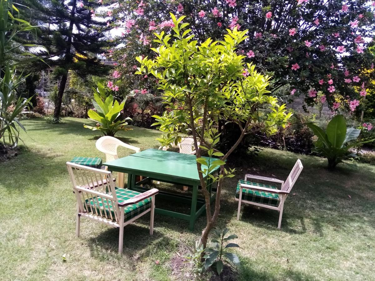 Homebase Gardens Накуру Екстериор снимка