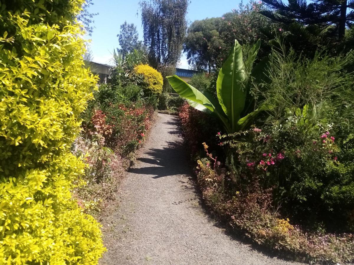 Homebase Gardens Накуру Екстериор снимка