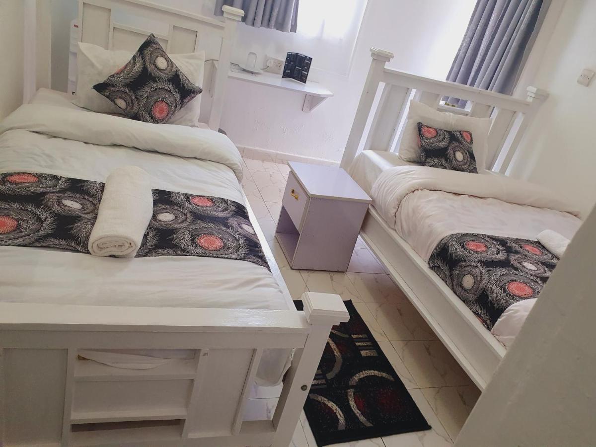 Homebase Gardens Накуру Екстериор снимка
