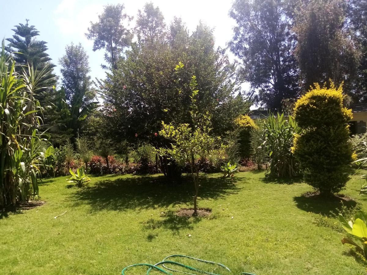 Homebase Gardens Накуру Екстериор снимка