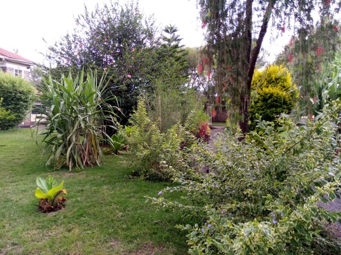Homebase Gardens Накуру Екстериор снимка